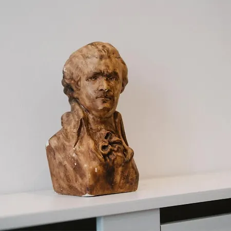מלון Friedrich Von Schiller 3*