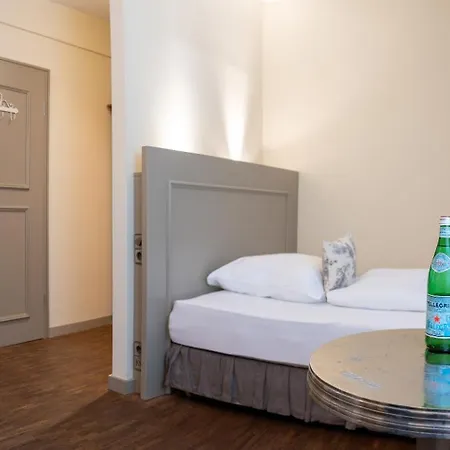 Friedrich Von Schiller Bed & Breakfast